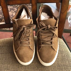 Toms leather Sneakers!!